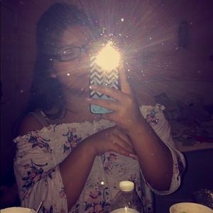 Meet your Posher, Claudia